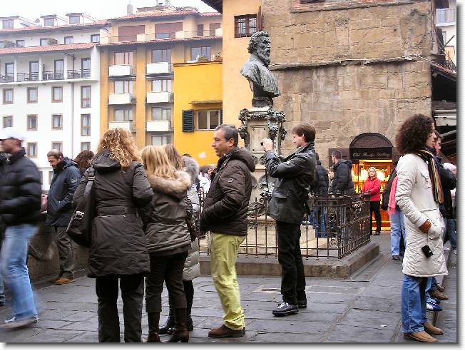 Clicca per scorrere le foto originali ingrandite