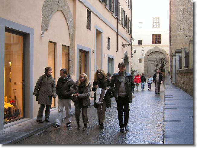 Clicca per scorrere le foto originali ingrandite