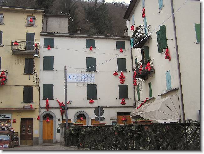 Clicca per scorrere le foto originali ingrandite
