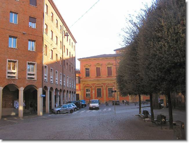 Clicca per scorrere le foto originali ingrandite