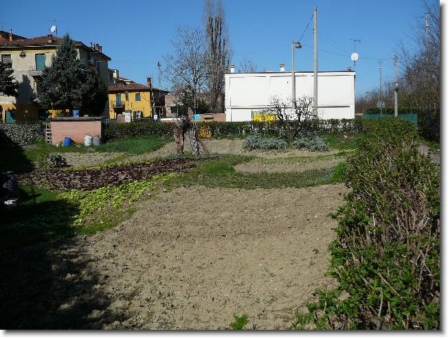 Clicca per scorrere le foto originali ingrandite