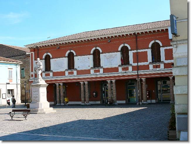 Clicca per scorrere le foto originali ingrandite