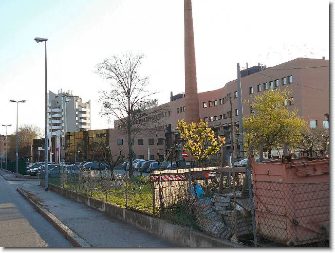 Clicca per scorrere le foto originali ingrandite