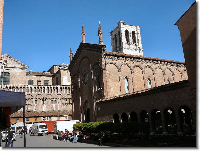 Clicca per scorrere le foto originali ingrandite