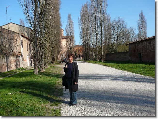 Clicca per scorrere le foto originali ingrandite