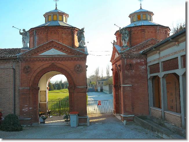 Clicca per scorrere le foto originali ingrandite