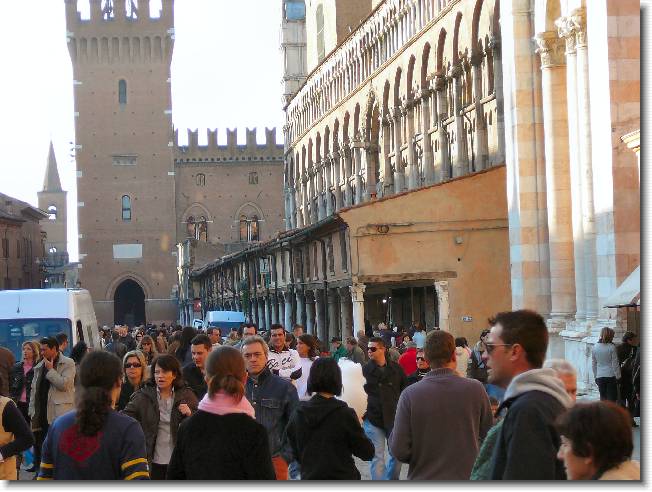 Clicca per scorrere le foto originali ingrandite