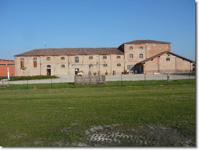 Clicca per scorrere le foto originali ingrandite