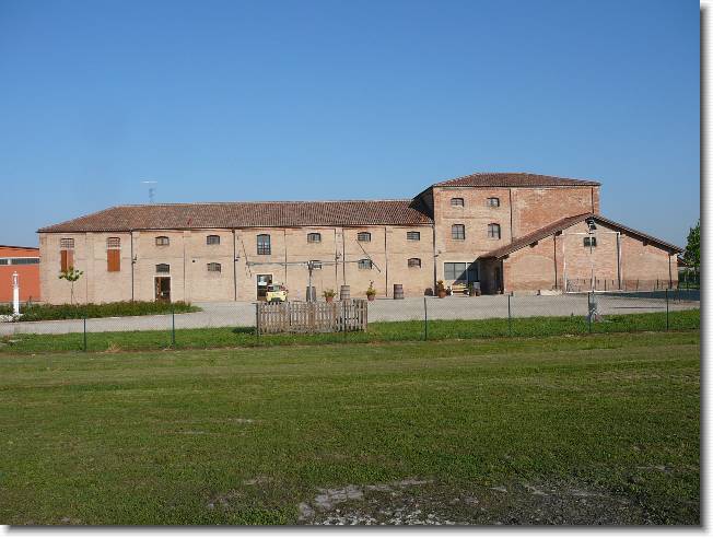 Clicca per scorrere le foto originali ingrandite