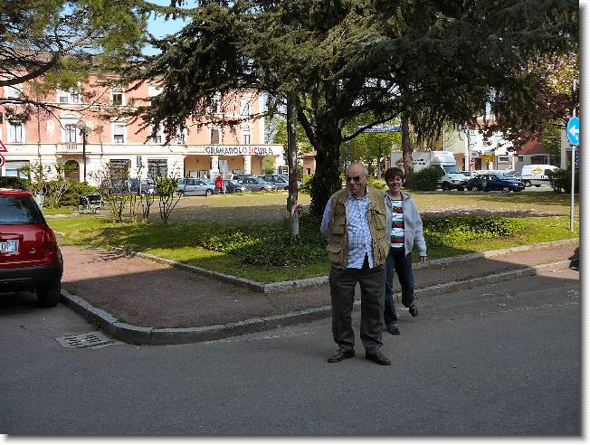 Clicca per scorrere le foto originali ingrandite