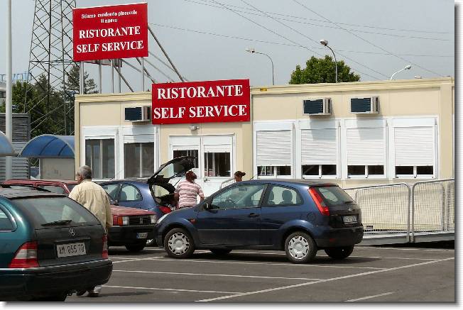Clicca per scorrere le foto originali ingrandite