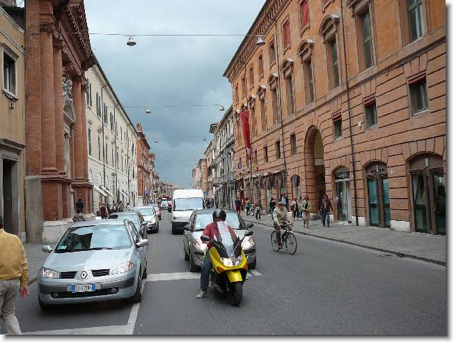 Clicca per scorrere le foto originali ingrandite