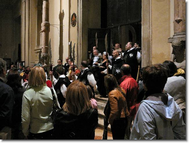 Clicca per scorrere le foto originali ingrandite