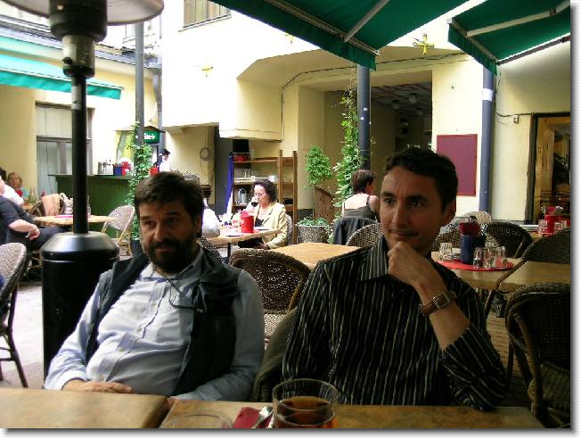Clicca per scorrere le foto originali ingrandite