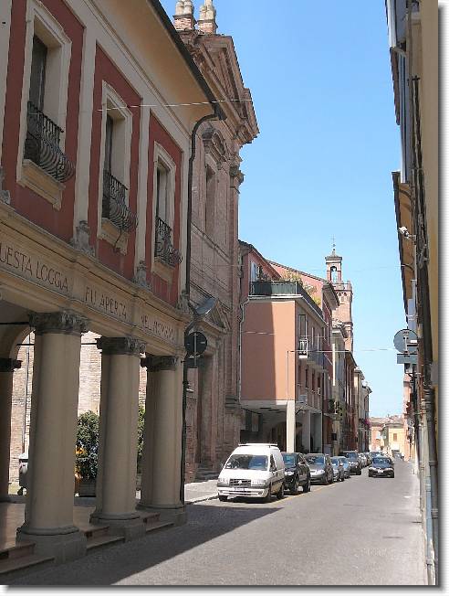 Clicca per scorrere le foto originali ingrandite
