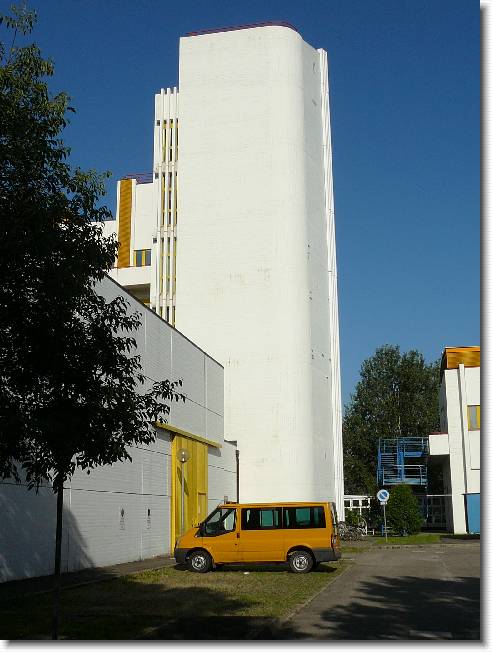 Clicca per scorrere le foto originali ingrandite