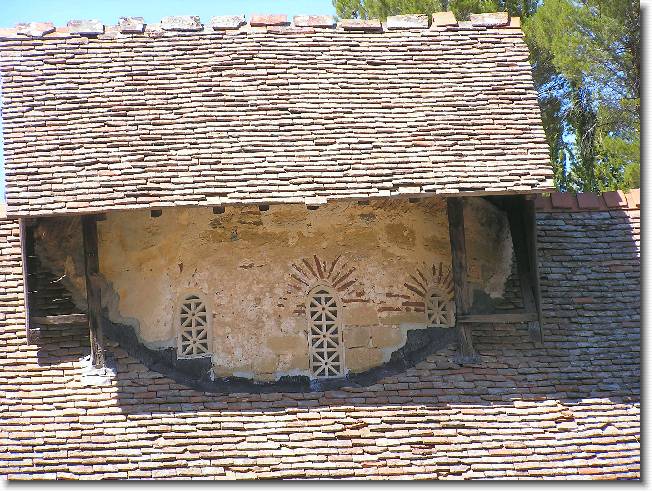 Clicca per scorrere le foto originali ingrandite