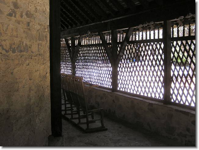 Clicca per scorrere le foto originali ingrandite
