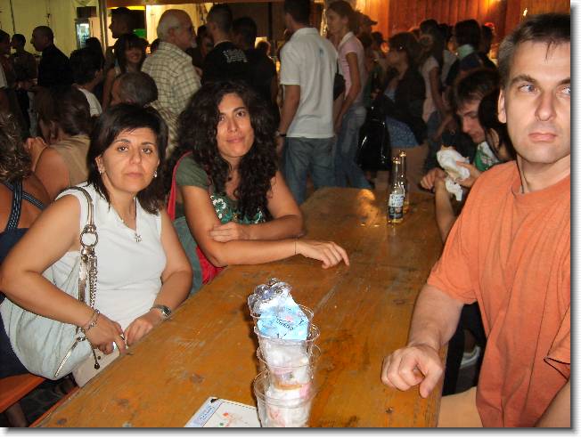 Clicca per scorrere le foto originali ingrandite