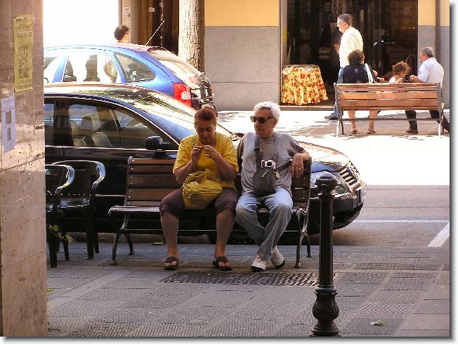 Clicca per scorrere le foto originali ingrandite