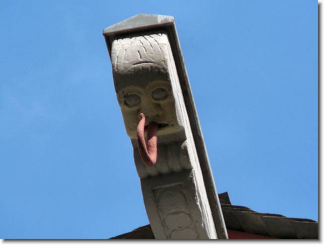 Clicca per scorrere le foto originali ingrandite