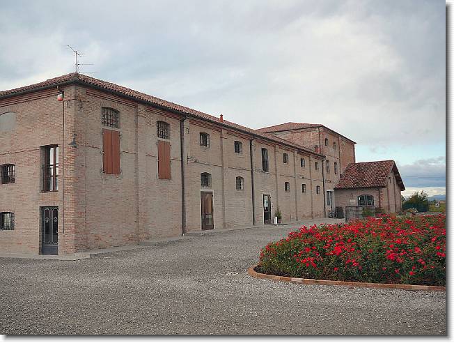 Clicca per scorrere le foto originali ingrandite
