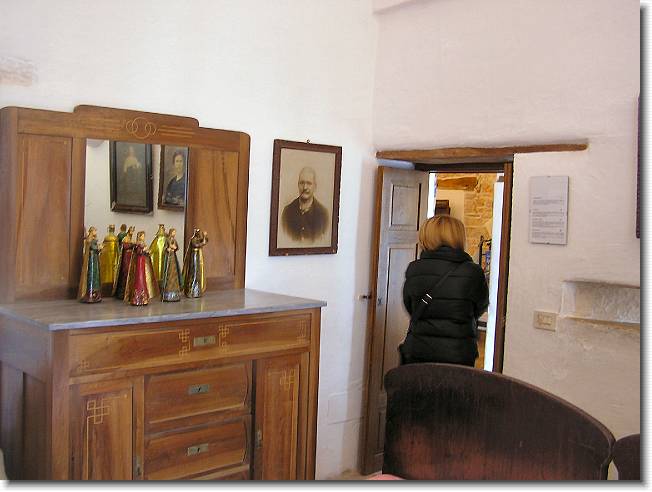 Clicca per scorrere le foto originali ingrandite