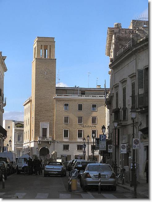 Clicca per scorrere le foto originali ingrandite