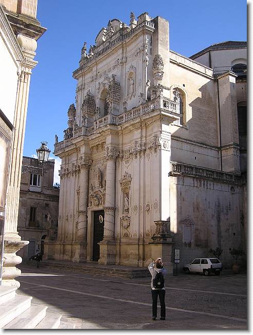 Clicca per scorrere le foto originali ingrandite