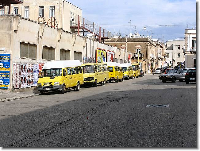 Clicca per scorrere le foto originali ingrandite