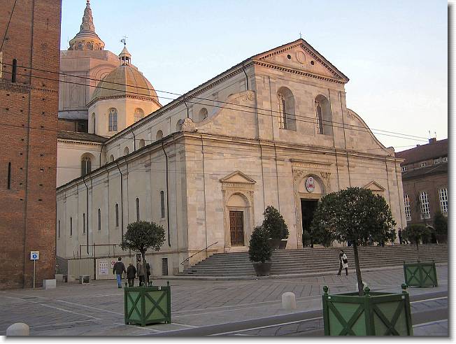 Clicca per scorrere le foto originali ingrandite