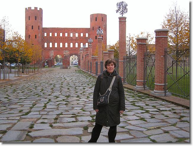 Clicca per scorrere le foto originali ingrandite