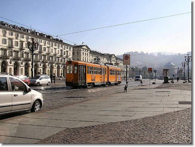 Clicca per scorrere le foto originali ingrandite