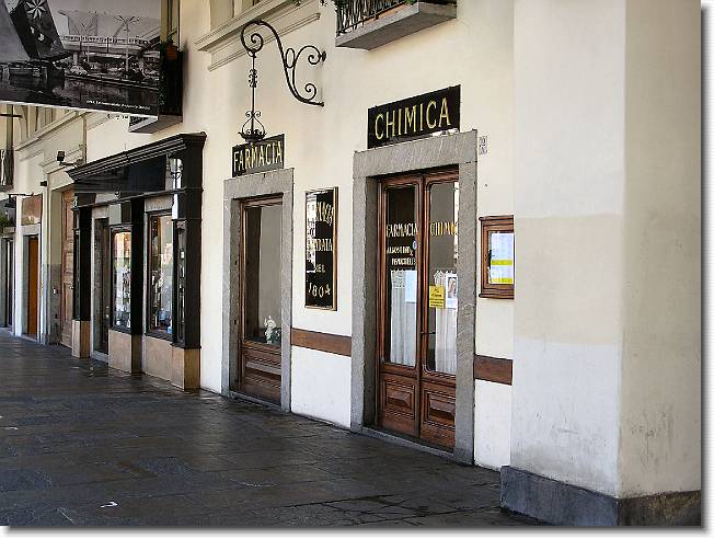 Clicca per scorrere le foto originali ingrandite