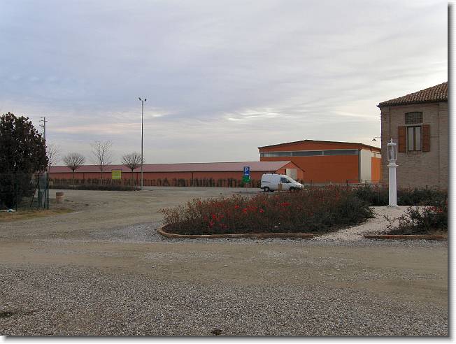 Clicca per scorrere le foto originali ingrandite