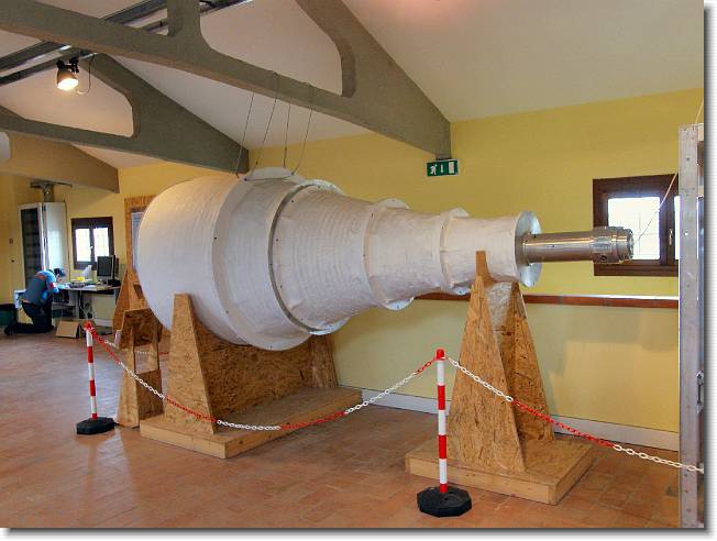 Clicca per scorrere le foto originali ingrandite