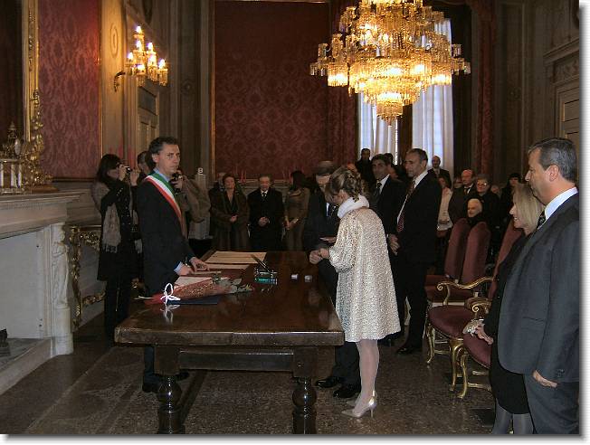 Clicca per scorrere le foto originali ingrandite