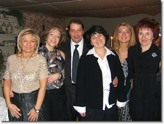 Clicca per scorrere le foto originali ingrandite