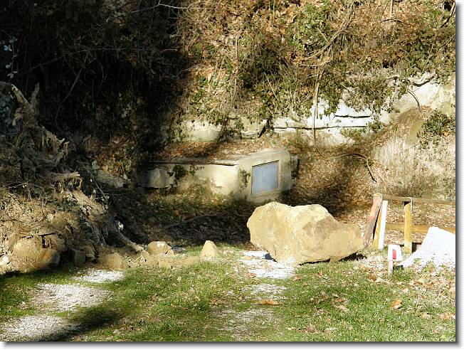 Clicca per scorrere le foto originali ingrandite