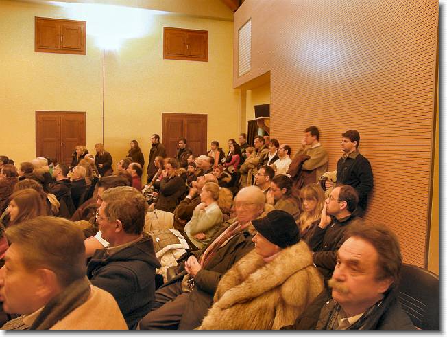 Clicca per scorrere le foto originali ingrandite