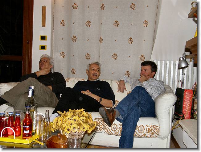 Clicca per scorrere le foto originali ingrandite