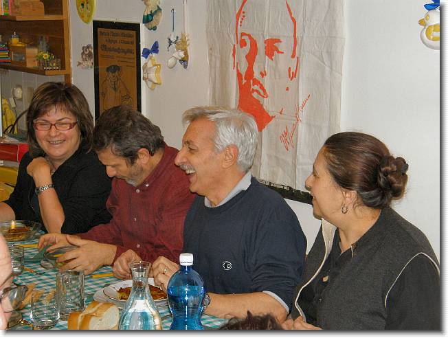 Clicca per scorrere le foto originali ingrandite