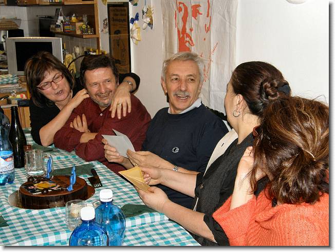 Clicca per scorrere le foto originali ingrandite