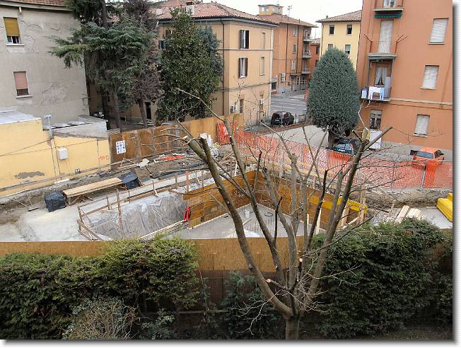 Clicca per scorrere le foto originali ingrandite