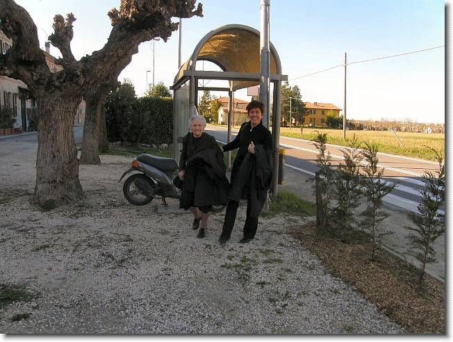 Clicca per scorrere le foto originali ingrandite