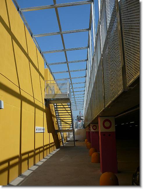 Clicca per scorrere le foto originali ingrandite