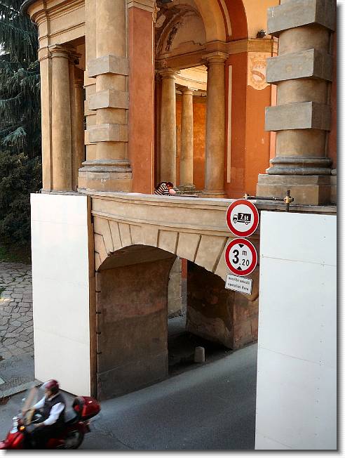 Clicca per scorrere le foto originali ingrandite