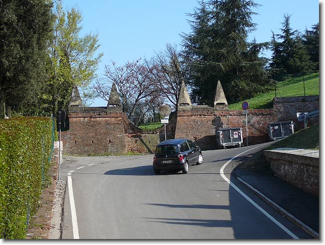 Clicca per scorrere le foto originali ingrandite