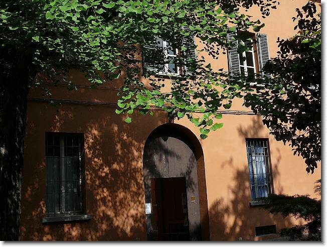 Clicca per scorrere le foto originali ingrandite