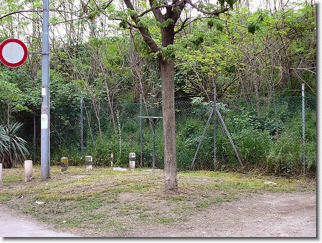 Clicca per scorrere le foto originali ingrandite